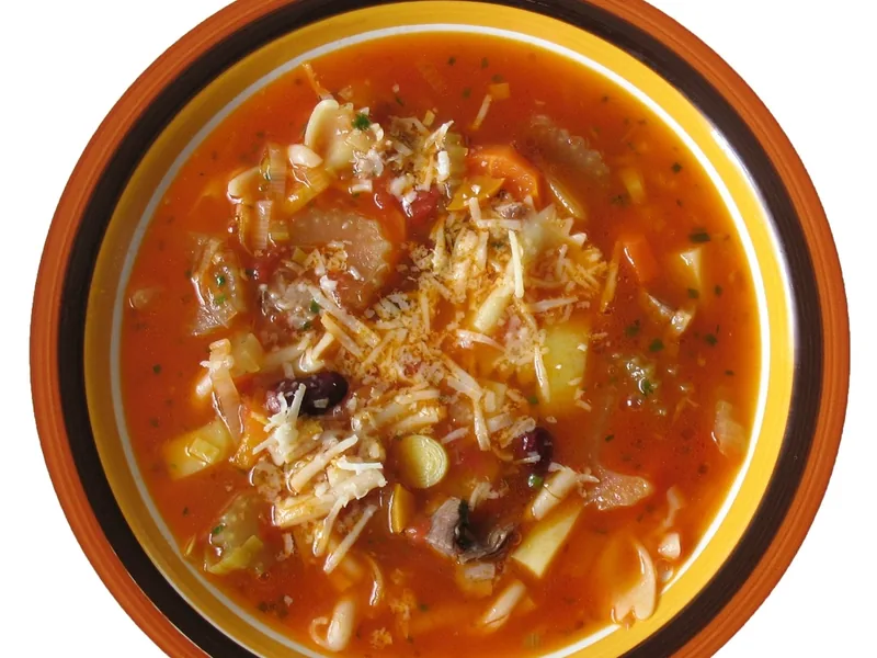 Minestrone mit Brot